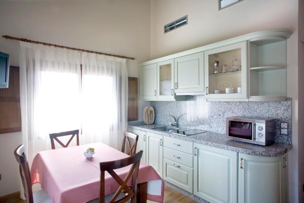 Apartamentos Rurales Antojanes Granda  Rum bild